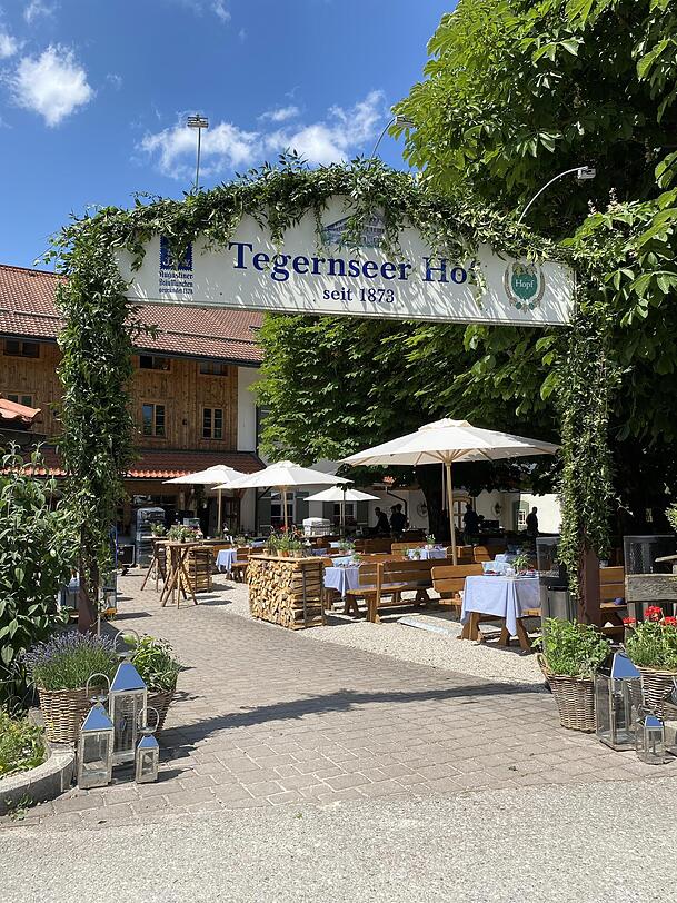 Der Biergarten des Tegernseer Hofes. Hier kann man künftig auch italienische Pizza genießen. Der Biergarten des Tegernseer Hofes. Hier kann man künftig auch italienische Pizza genießen.