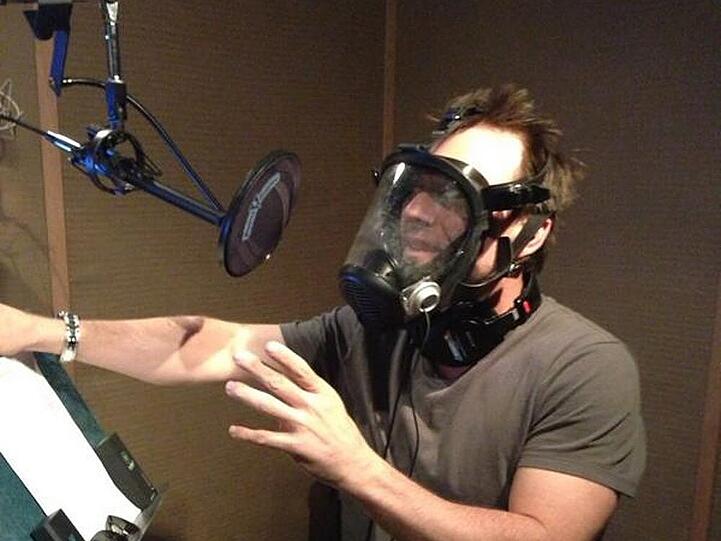 Christian Slater im Aufnahmestudio
