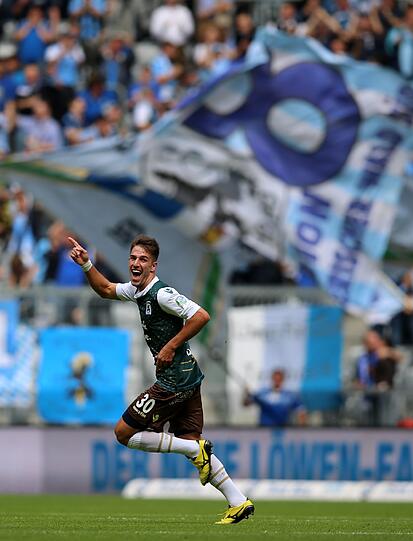 Oktoberfest-Feeling in der Allianz Arena: Der TSV 1860 beim Wiesn-Heimspiel gegen den 1. FC Kaiserslautern.