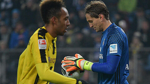 Nach seiner Rückkehr in den Kader erzielte Dortmunds Pierre-Emerick Aubameyang (l.) vier Tore gegen den HSV und Torhüter René Adler (r.).