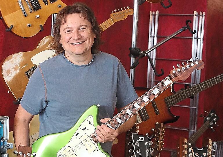Mick Krämer von Mick's Guitar Center.