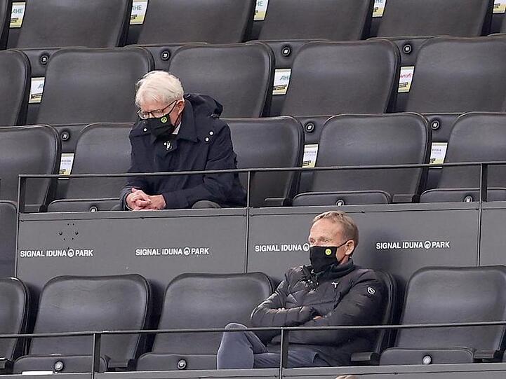 BVB-Präsident Reinhard Rauball (oben) und Geschäftsführer Hans-Joachim Watzke schauten sich das Spiel in Dortmund von der Tribüne aus an.
