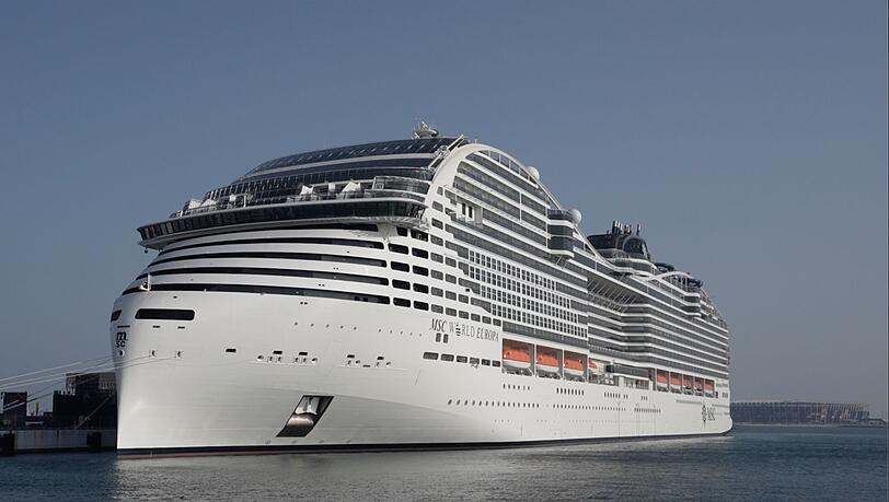 Das Schiff hat den Hafen in Neapel erreicht. (Symbolbild)