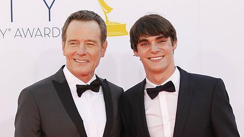 RJ Mitte und Bryan Cranston bei einem gemeinsamen Auftritt.
