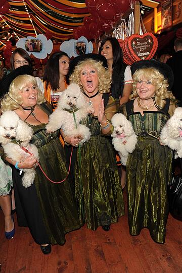 Regine Sixt's Damenwiesn: Die Münchner Lady-Elite trifft sich im Hippdrom. Die Bilder