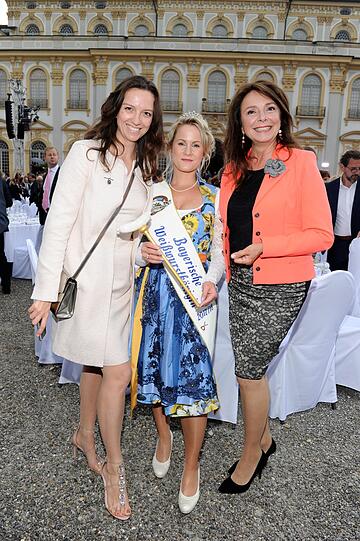 Uschi von Dämmrich Luttitz und Tochter Stephanie mit der Bayerischen Weißwurstkönigin