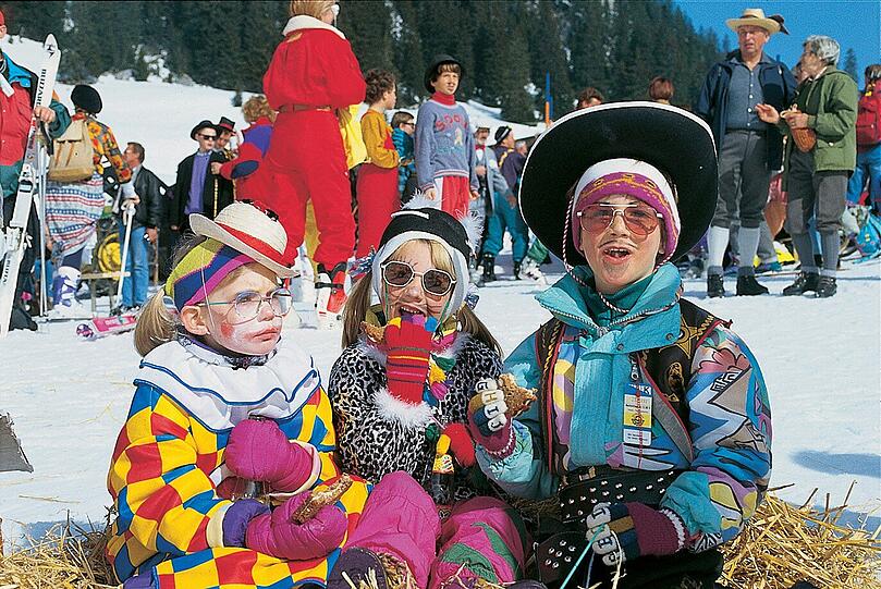 Kinder an Fasching auf der Firstalm