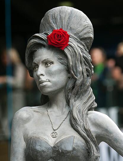 Der Soul-Röhre Amy Winehouse ist in ihrer Heimatstadt London ein Denkmal gesetzt worden.