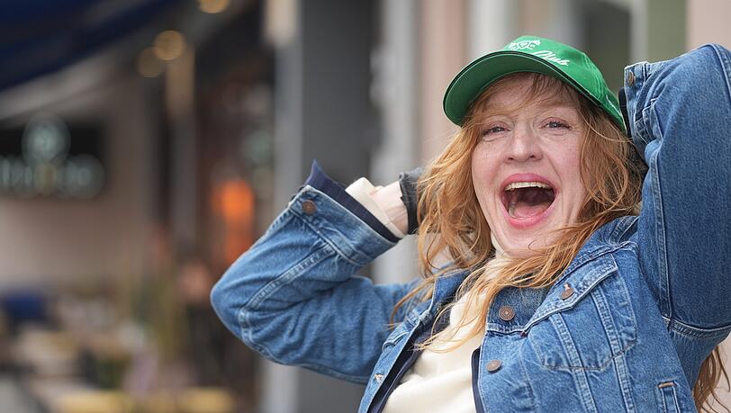 Brigitte Hobmeier findet auch, dass München ein bisschen mehr Glamour haben könnte. Auf der anderen Seite wünscht sie sich: "Lasst München doch schief und krumm". Brigitte Hobmeier findet auch, dass München ein bisschen mehr Glamour haben könnte. Auf der anderen Seite wünscht sie sich: "Lasst München doch schief und krumm".