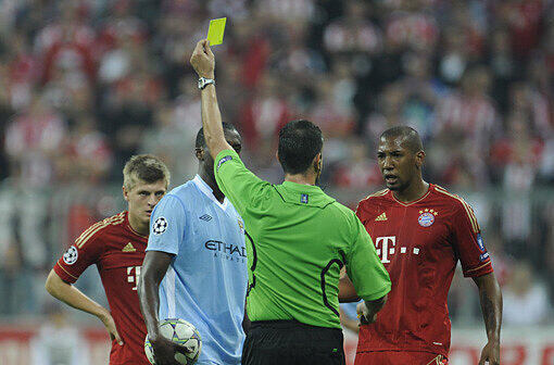 JEROME BOATENG:Versetzte den Bayern-Fans einen Schock, als er nach wenigen Minuten im Strafraum Man-City-Verteidiger Richards von den kräftigen Beinen holte. Danach: safe.Note 2