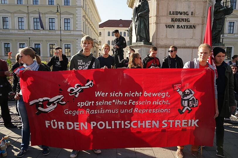 Gegen Asylrechtsverschäfungen - für offene Grenzen: Bilder von der Demo am Samstag.
