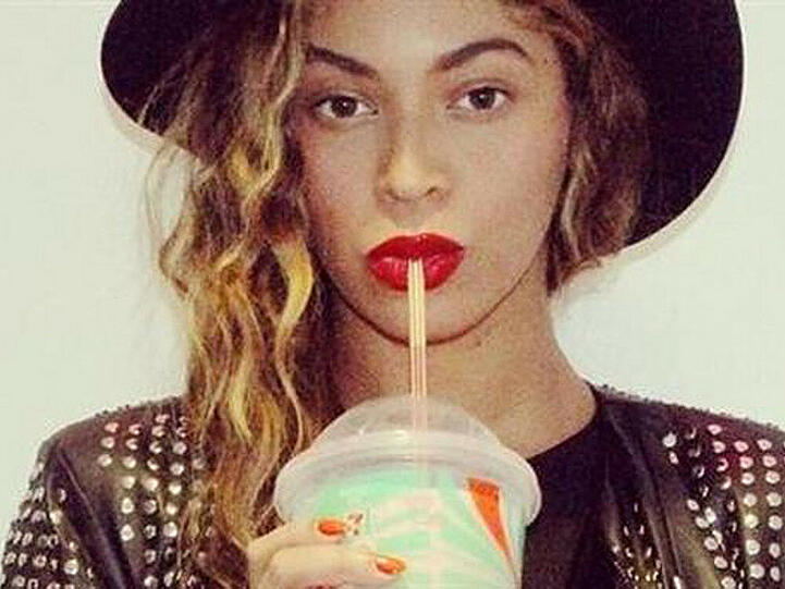 Beyoncé setzt auf die Zitronendiät. Im Video erfahren Sie mehr darüber