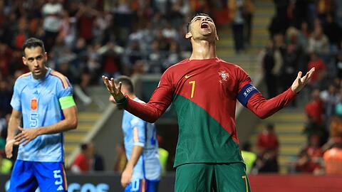Portugals Cristiano Ronaldo ärgert sich nach einer verpassten Torchance.
