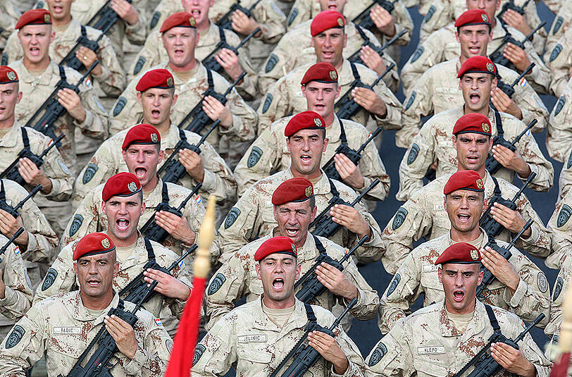 Militärparade in Zagreb.