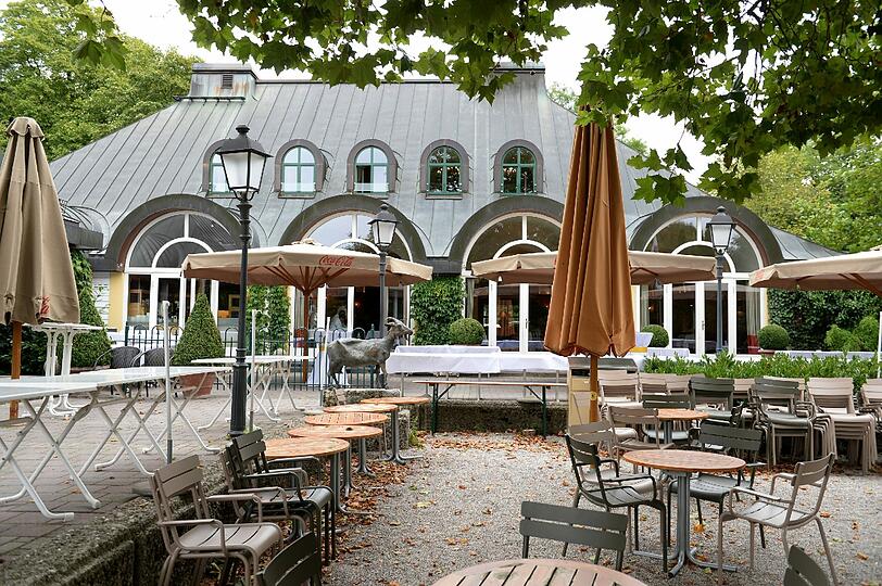 Im Seehaus findet die Hochzeitsfeier statt.