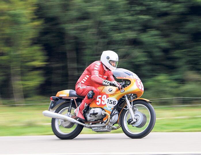 Helmut Dähne auf seiner R90 S, mit der er 1976 die "Production Class" auf der Isle of Man gewann.