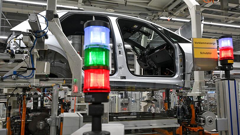Bei dem Treffen der Landtagsfraktionen von CDU und CSU in Thüringen, Sachsen und Bayern ging es auch um die derzeitige Diskussion um die Zukunft des VW-Standorts in Zwickau. (Symbolbild) Bei dem Treffen der Landtagsfraktionen von CDU und CSU in Thüringen, Sachsen und Bayern ging es auch um die derzeitige Diskussion um die Zukunft des VW-Standorts in Zwickau. (Symbolbild)