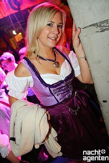 Der Neuraum verspricht: 16 Tage Wiesn - 16 Tage Neuraum. Also auch am Donnerstag! Mehr Bilder auf: www.nachtagenten.de