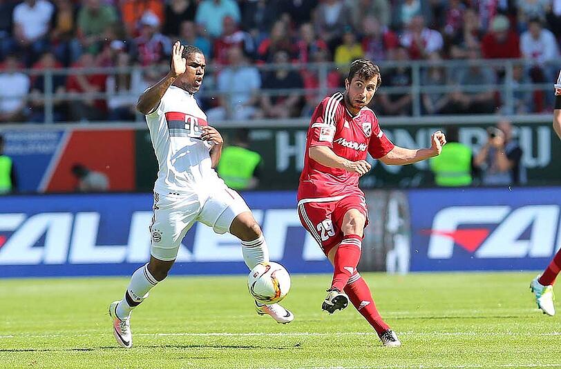 Douglas Costa, Note 3:Schwach gegen Atlético - diesmal an vielen gefährlichen Aktionen beteiligt. Klasse, wie er den Elfmeter vor dem 1:0 mit seinem Turbo-Dribbling einleitete. Überheblich, wie er mit zu viel Schnörkel das sichere 2:0 frei vor Özcan vergab (22.).