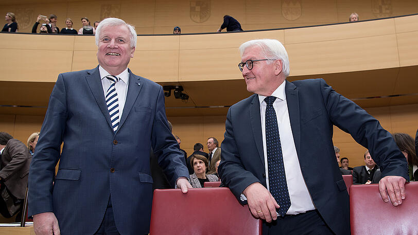 Frank-Walter Steinmeier präsentierte sich am Dienstag im bayerischen Landtag. Horst Seehofer freute es sichtlich.