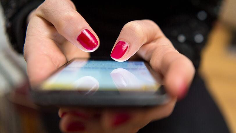 Bei der "Love-Scamming"-Methode werden Männer und Frauen beim Online-Dating um Geld betrogen. (Symbolbild)