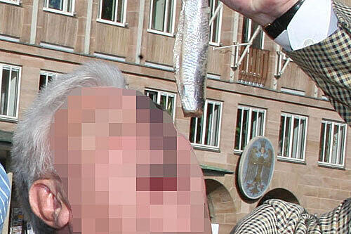 Fisch-Fan Ulrich W. bei der Eröffnung des Fischmarktes &ndash; jetzt wurde der Vorsitzende des Nürnberger Fischereivereins gefeuert.