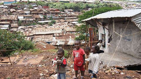 Gerade Kinder in armen Regionen der Welt werden wegen fehlender Sanit&auml;ranlagen h&auml;ufig krank. (Archivbild)