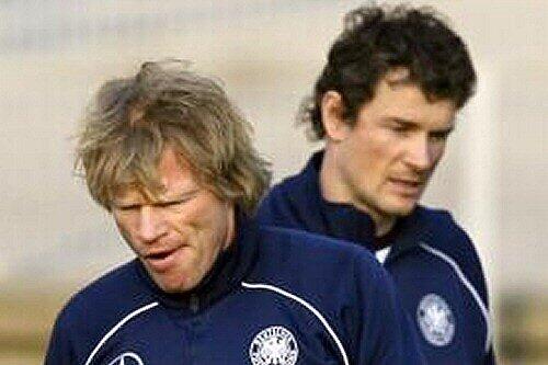 Konkurrenten: Vor der WM 2006 musste Oli Kahn Platz machen für Jens Lehmann