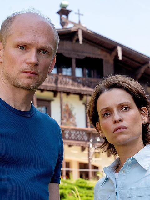Das Ermittler-Duo Kawig-Schuster (Bernhard Conrad und Kristin Suckow) l&ouml;st seinen zweiten Fall. Der Th&uuml;ringen-Krimi um eine besondere Ermittlungsarbeit bietet ambitioniert gebaute F&auml;lle, akribische Ermittlungsarbeit und richtig gutes Schauspiel.