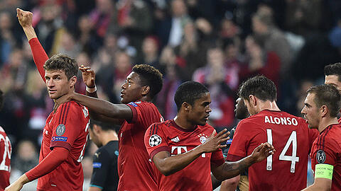 Der FC Bayern steuert weiter aufs Achtelfinale zu. Am 4. Spieltag der Champions League-Gruppenphase konnten sich die Münchner mit 5:1 gegen Arsenal London durchsetzen.