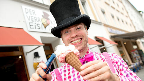 "Der verrückte Eismacher": Matthias Münz wurde wegen seinem Erdbeerwochen-Eis im Internet bedroht. (Archivbild)