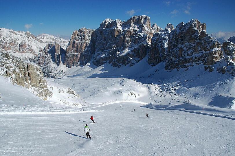 Abfahren vor grandioser Bergkulisse bietet die Lagazuoi-Abfahrt zwischen Cortina d' Ampezzo und Alta Badia.