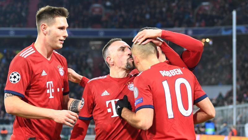 Münchens Torschütze Arjen Robben (r) jubelt über ein Tor mit Franck Ribéry (M) und Niklas Süle. Foto: Sven Hoppe/Archiv Münchens Torschütze Arjen Robben (r) jubelt über ein Tor mit Franck Ribéry (M) und Niklas Süle. Foto: Sven Hoppe/Archiv