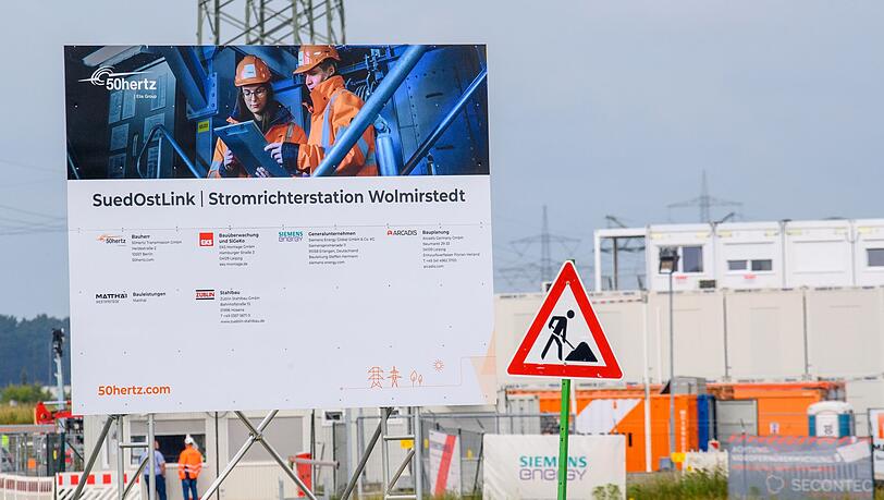 Der bayerische Abschnitt der Stromtrasse Südostlink wird rein als Erdkabel verlegt. (Archivbild)