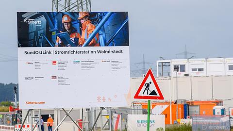 Der bayerische Abschnitt der Stromtrasse Südostlink wird rein als Erdkabel verlegt. (Archivbild)
