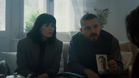 Maryam Azadin (Melika Foroutan) und Hamza Kulina (Edin Hasanović) suchen im "Tatort: Dunkelheit" nach weiteren Opfern eines Serienmörders.