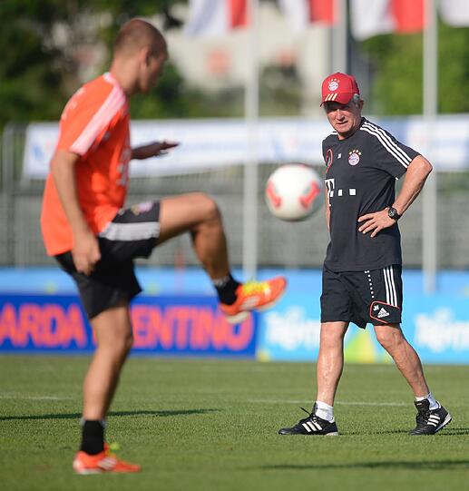 Den Donnerstagnachmittag gibt Trainer Heynckes seinen Spielern frei. Am Mittwoch mussten sie dafür bei strahlendem Sonnenschein ordentlich schwitzen - und nahmen's gelassen.