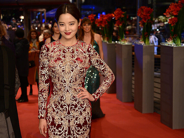 Das Kleid von Xin Zhi Lei wirkte überladen und ähnelte daher eher einem Teppich