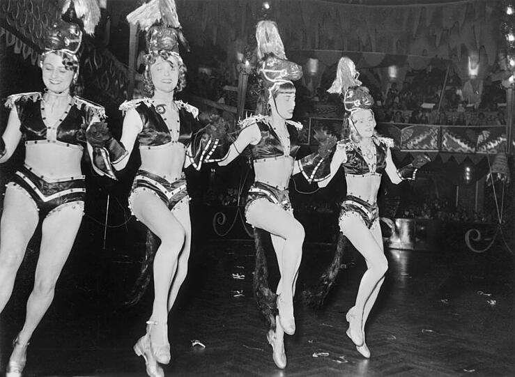 Früher gehörte Unterhaltungsprogramm dazu. Hier beim Fasching 1953.