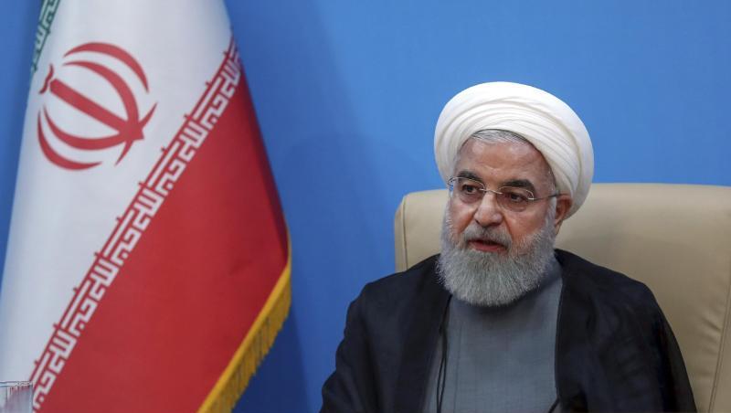 Irans Präsident Hassan Ruhani bezeichnet die jüngsten Sanktionen der USA gegen den obersten Führer des Landes, mehrere hochrangige Kommandeure der Revolutionsgarden sowie die geplanten Sanktionen gegen Außenminister Sarif als "unverschämt". Irans Präsident Hassan Ruhani bezeichnet die jüngsten Sanktionen der USA gegen den obersten Führer des Landes, mehrere hochrangige Kommandeure der Revolutionsgarden sowie die geplanten Sanktionen gegen Außenminister Sarif als "unverschämt".
