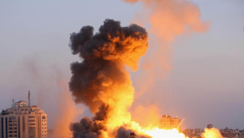 Rauchschwaden steigen nach einem israelischen Luftangriff auf Gaza-Stadt in den Himmel. Rauchschwaden steigen nach einem israelischen Luftangriff auf Gaza-Stadt in den Himmel.