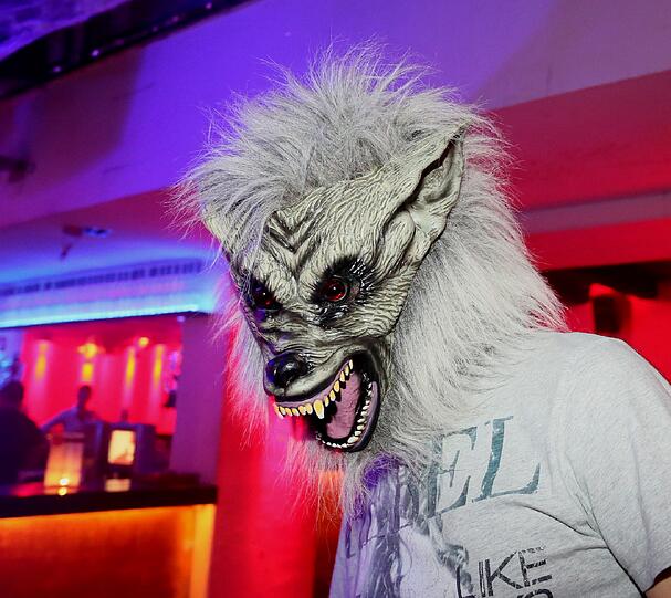 Wilde Kostüme, gruselige Wunden, spitze Zähne: So wild feierte München "Europas größte Halloween-Party" in der Kultfabrik!