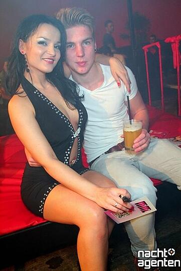 Zum 13 jährigen Bestehen der  Nachtgalerie ließ Erotikstar Maria Mia am Samstag alle Hüllen fallen. : "Malle live vs Party Pornös" war das Motto der zweitätigen Festlichkeiten. Noch mehr Fotos gibt es hier www.nachtagenten.de.