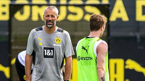 Marco Rose (l) leitete sein erstes Training als neuer BVB-Coach.