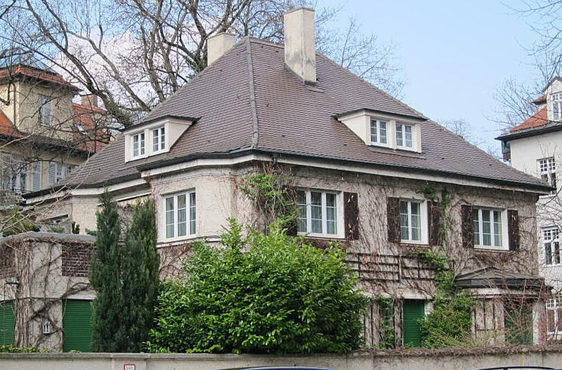 Um diese Villa in der Kolbergstraße geht&rsquo;s: Ein Denkmal ist sie nicht, jetzt kommt sie weg.