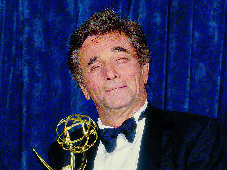 Damals war die Krankheit noch kein Problem: Peter Falk 1990 bei den Emmy Awards