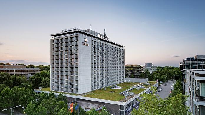 Das Hilton Munich Park im Tucherpark: Anlässlich der Olympischen Spiele 1972 gebaut.