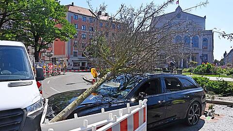 Der Grund für den Unfall ist bis jetzt noch nicht bekannt.