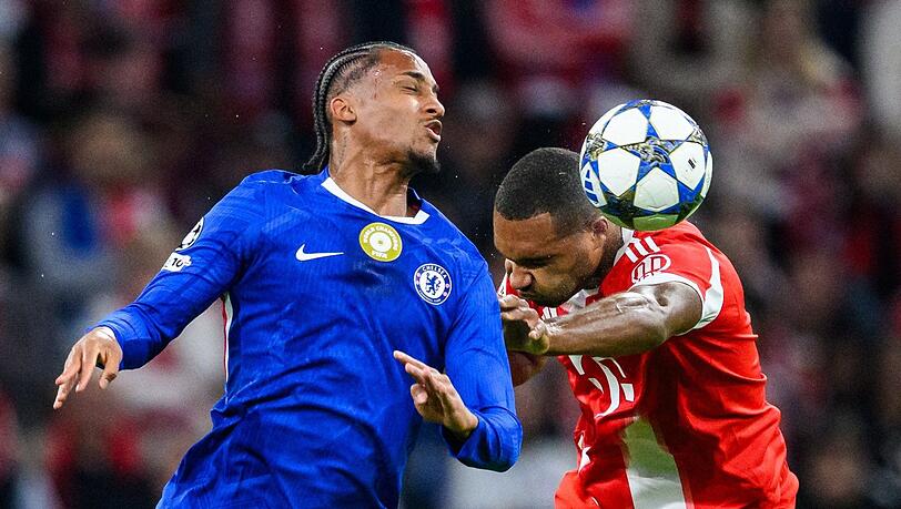 Jonathan Tah (r) gegen João Pedro, in den Zweikämpfen ging es zur Sache.