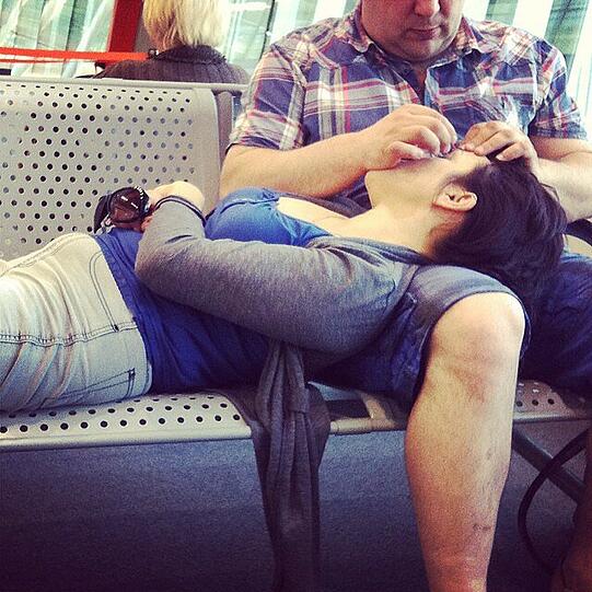 Kurioses und Abstoßendes aus dem Flugreise-Alltag - Die Bilder von "Passenger Shaming"